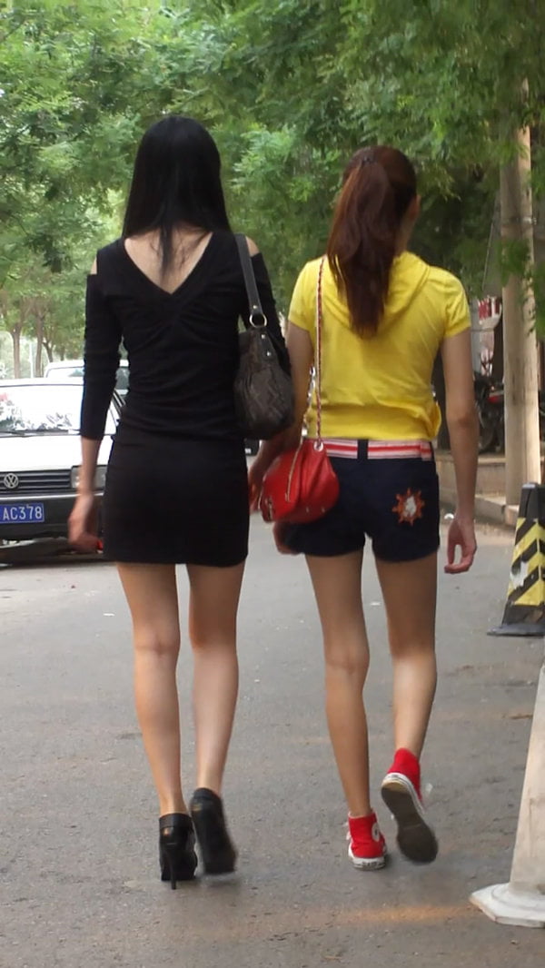 街拍美女 街拍美腿